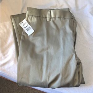NWT Men’s Dockers khaki pants